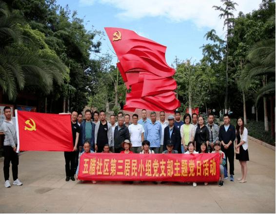 迷路的可爱男孩